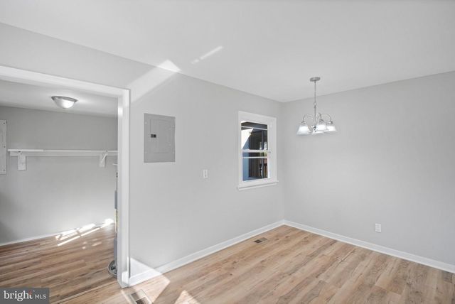 33 BLAIR RD, Fredericksburg, VA 22405