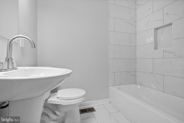 33 BLAIR RD, Fredericksburg, VA 22405