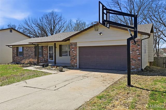 424 Morningside Drive, St Peters, MO 63376