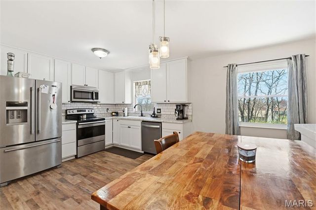 424 Morningside Drive, St Peters, MO 63376