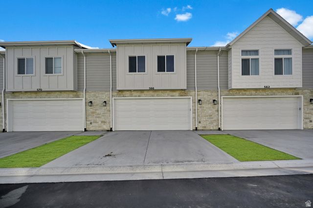 566 N RICHLAND ST, Garden City, UT 84028