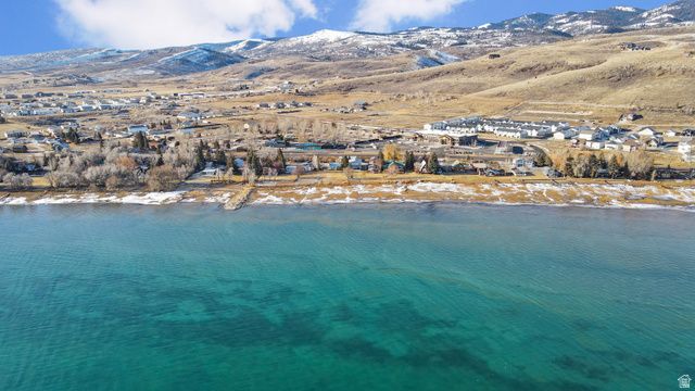 566 N RICHLAND ST, Garden City, UT 84028