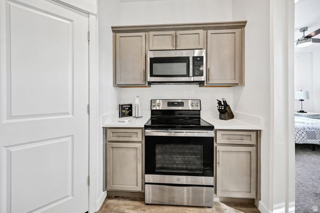 566 N RICHLAND ST, Garden City, UT 84028