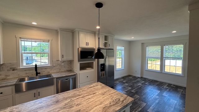 3 Rose Lane, Sturbridge, MA 01566