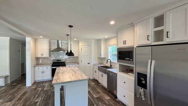 3 Rose Lane, Sturbridge, MA 01566