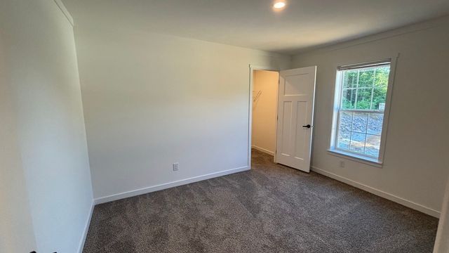 3 Rose Lane, Sturbridge, MA 01566