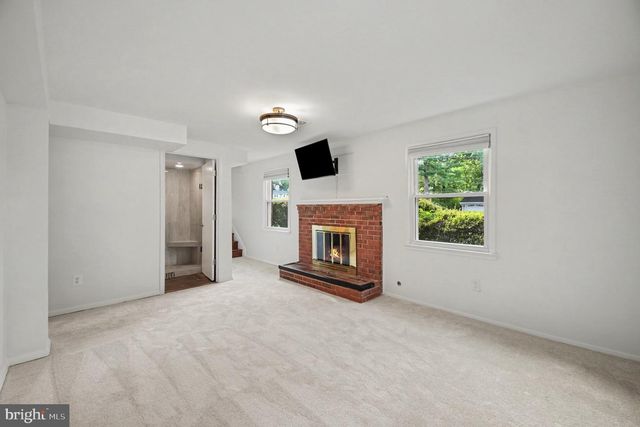 9302 ASHMEADE DR, Fairfax, VA 22032
