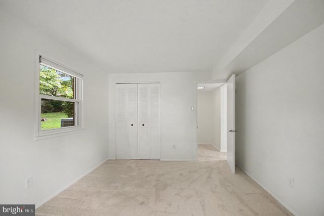 9302 ASHMEADE DR, Fairfax, VA 22032