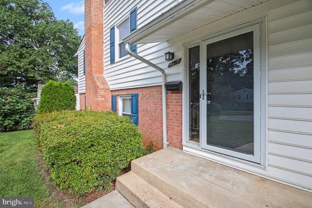 9302 ASHMEADE DR, Fairfax, VA 22032