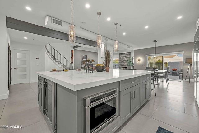 8100 E CAMELBACK Road 7, Scottsdale, AZ 85251