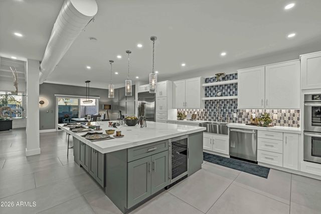 8100 E CAMELBACK Road 7, Scottsdale, AZ 85251