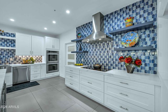 8100 E CAMELBACK Road 7, Scottsdale, AZ 85251