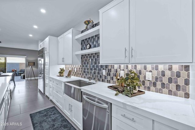 8100 E CAMELBACK Road 7, Scottsdale, AZ 85251