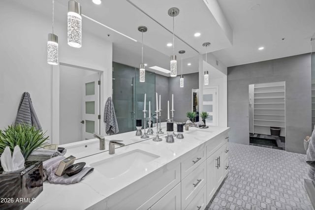 8100 E CAMELBACK Road 7, Scottsdale, AZ 85251