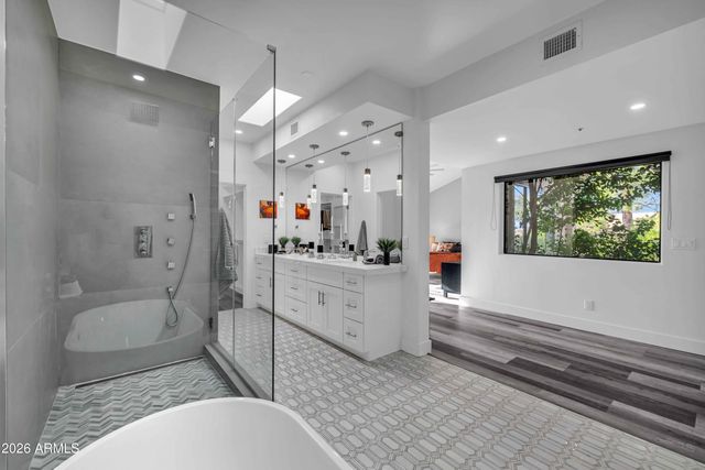 8100 E CAMELBACK Road 7, Scottsdale, AZ 85251