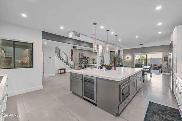 8100 E CAMELBACK Road 7, Scottsdale, AZ 85251