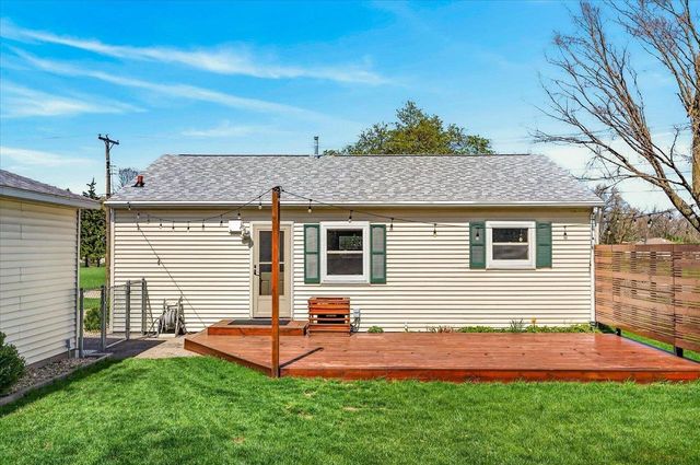 5408 Healy Lane, Monona, WI 53716