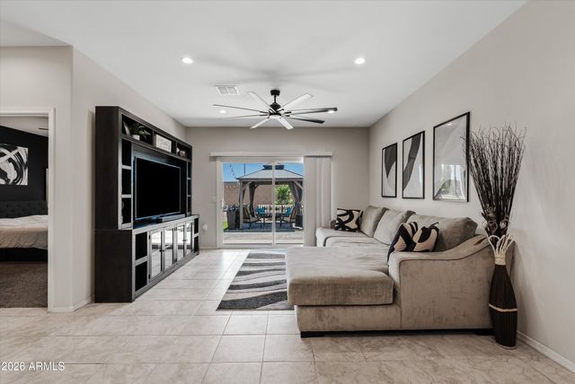 28567 N ONYX Road, San Tan Valley, AZ 85143