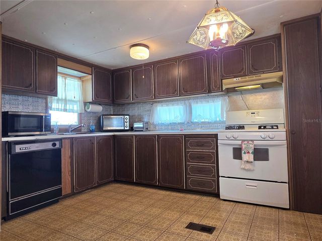 5105 CURRAN STREET, Zephyrhills, FL 33542