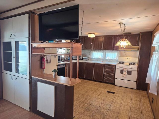 5105 CURRAN STREET, Zephyrhills, FL 33542