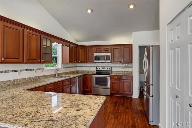 134 Bridgewater Chase Lane, Villa Ridge, MO 63089