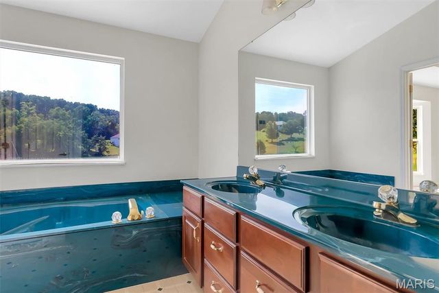 134 Bridgewater Chase Lane, Villa Ridge, MO 63089