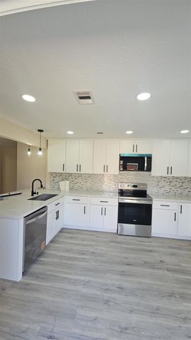 2228 Erickson Street, La Marque, TX 77568