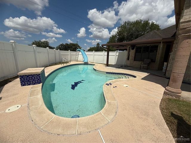 102 N Vista Del Sol Drive, Harlingen, TX 78552