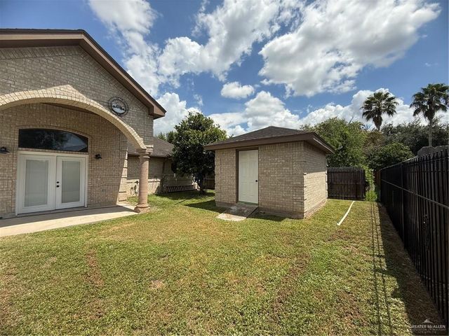 102 N Vista Del Sol Drive, Harlingen, TX 78552