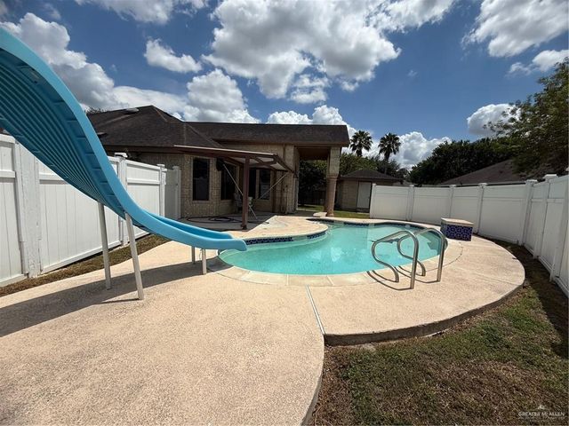 102 N Vista Del Sol Drive, Harlingen, TX 78552