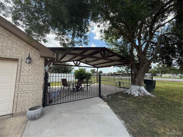 102 N Vista Del Sol Drive, Harlingen, TX 78552