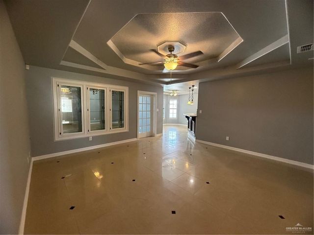 102 N Vista Del Sol Drive, Harlingen, TX 78552