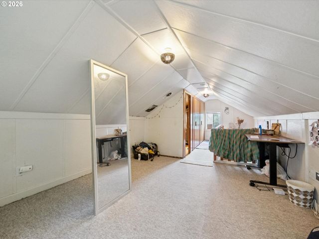 2219 Se 70TH Ave, Portland, OR 97215