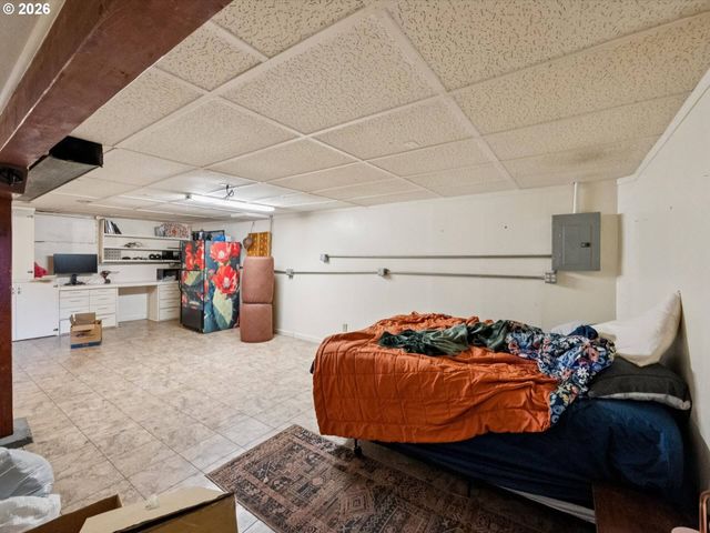 2219 Se 70TH Ave, Portland, OR 97215