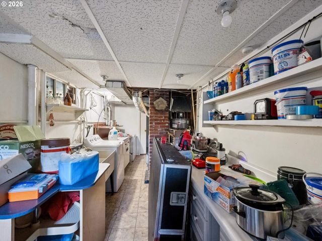 2219 Se 70TH Ave, Portland, OR 97215