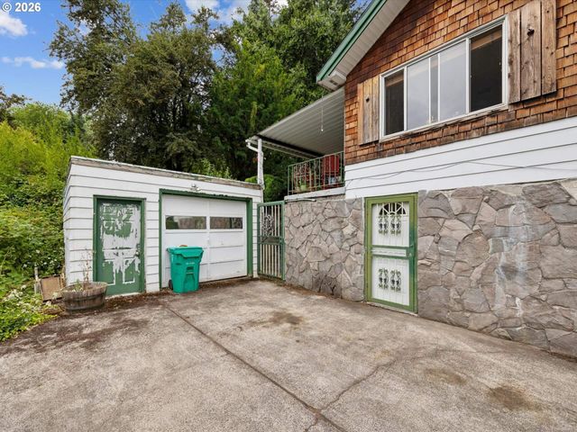 2219 Se 70TH Ave, Portland, OR 97215