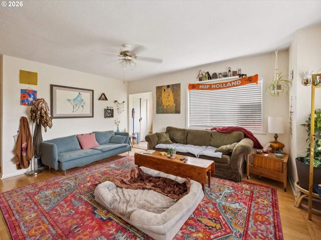 2219 Se 70TH Ave, Portland, OR 97215