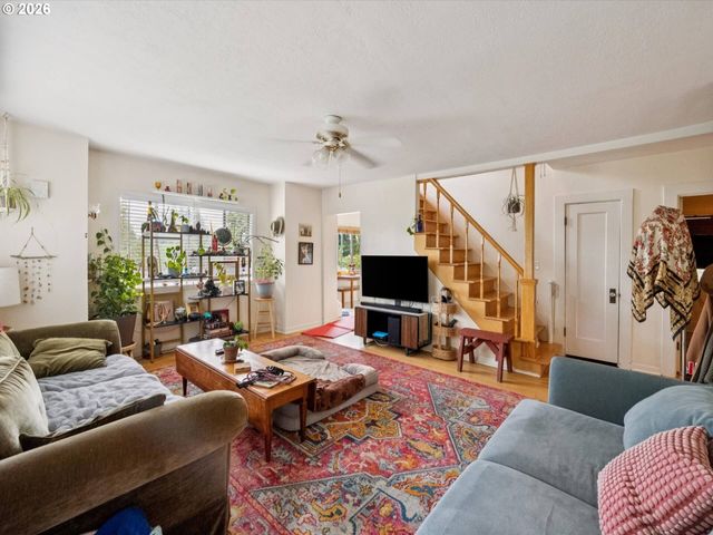 2219 Se 70TH Ave, Portland, OR 97215