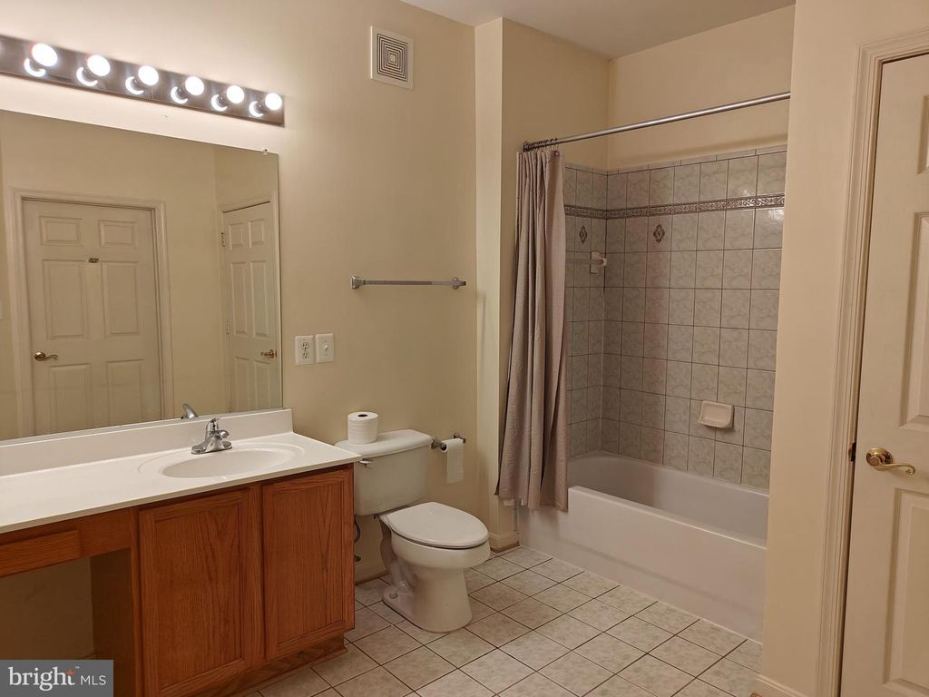 Image 12 of property listing at 13310 NEW ACADIA LN #107, Upper Marlboro, MD 20774