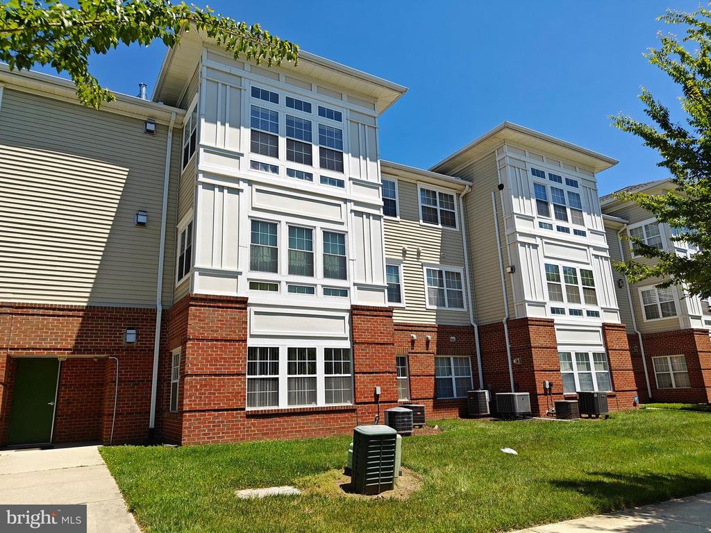 Image 20 of property listing at 13310 NEW ACADIA LN #107, Upper Marlboro, MD 20774