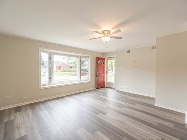 465 S Elizabeth Street, Lombard, IL 60148