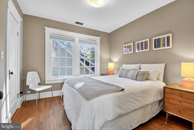 14 CLEVELAND AVE, Takoma Park, MD 20912