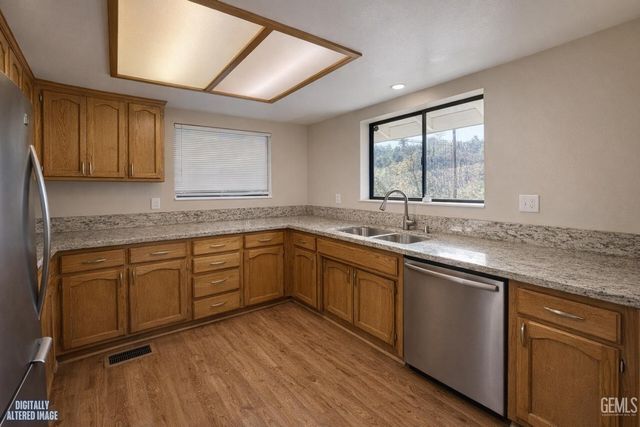 9216 Whispering Pines Road, Frazier Park, CA 93225