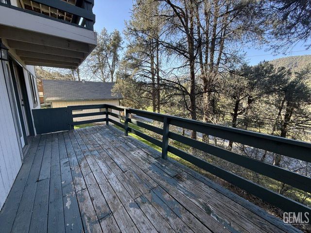 9216 Whispering Pines Road, Frazier Park, CA 93225