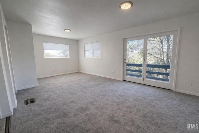 9216 Whispering Pines Road, Frazier Park, CA 93225