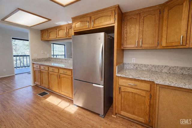 9216 Whispering Pines Road, Frazier Park, CA 93225