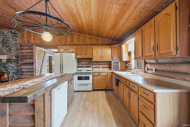 3390 S CR 550 W, Yorktown, IN 47396