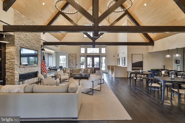 6822 SYCAMORE DR, Bath, PA 18014