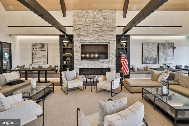 6822 SYCAMORE DR, Bath, PA 18014