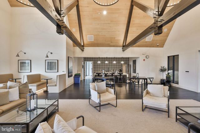 6822 SYCAMORE DR, Bath, PA 18014